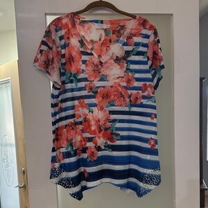 Time and Tru Floral Stripe Short Sleeve Top - Peach, White and Blue
